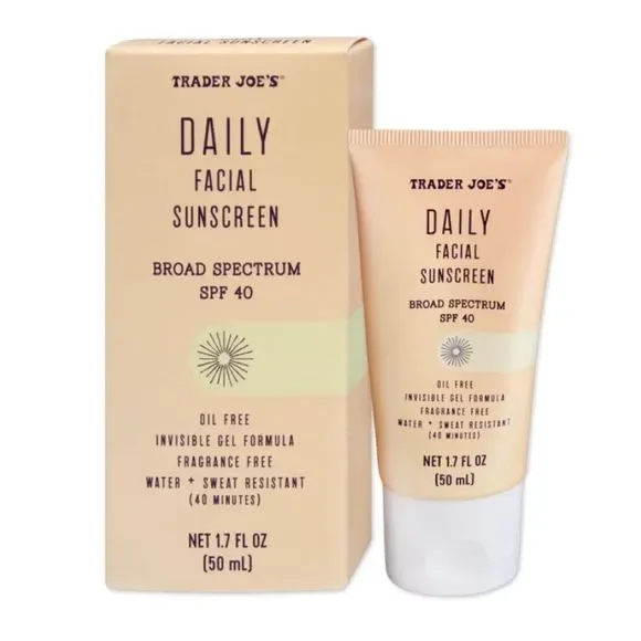 $12❤️🔥 LAST 1! Trader Joe’s Daily Facial Sunscreen SPF40 ☀️ NEW IN BOX Face - Picture 1 of 5
